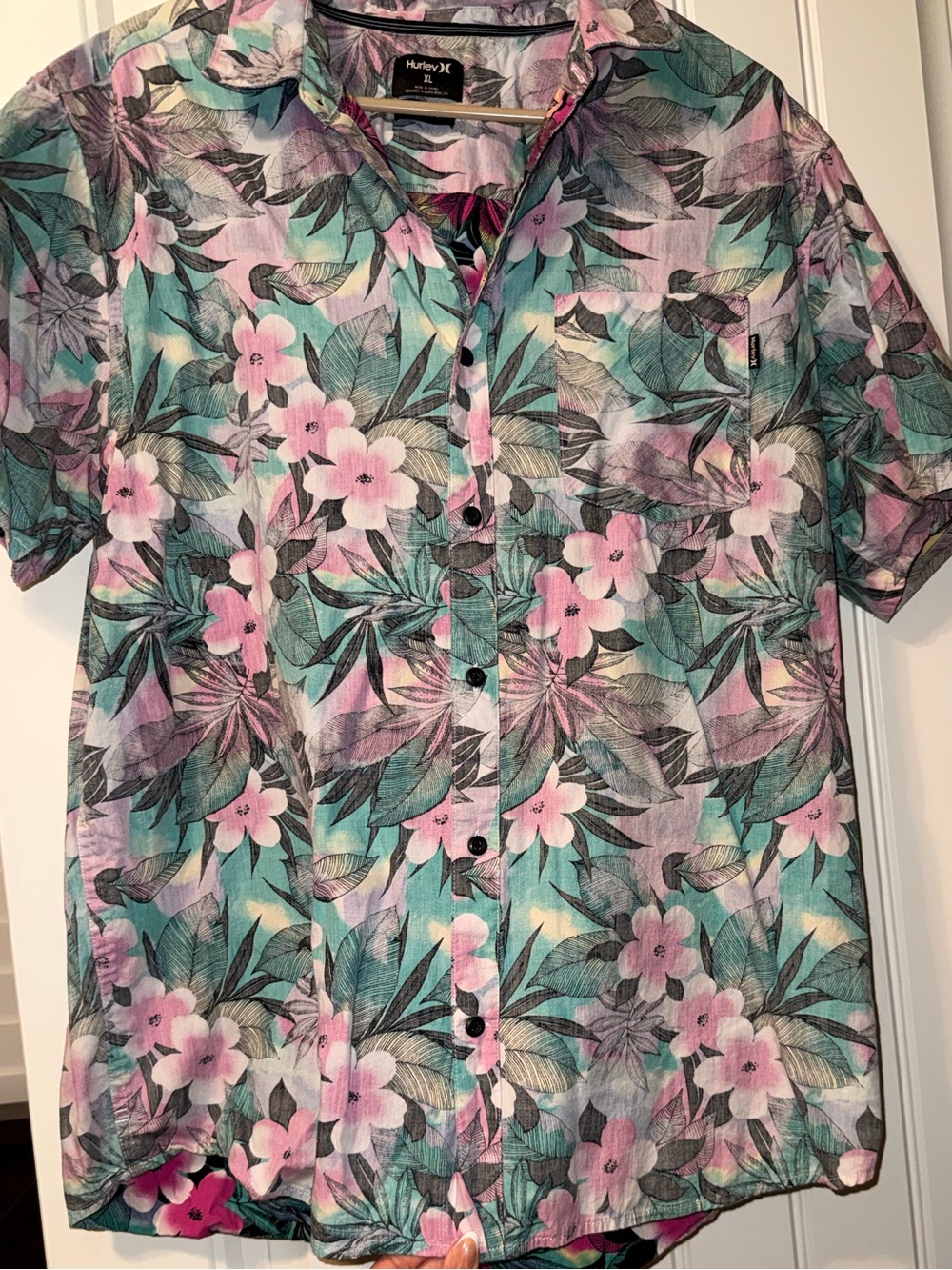 Hurley Classic Fit Men's Button Down Hawaiian Shirt